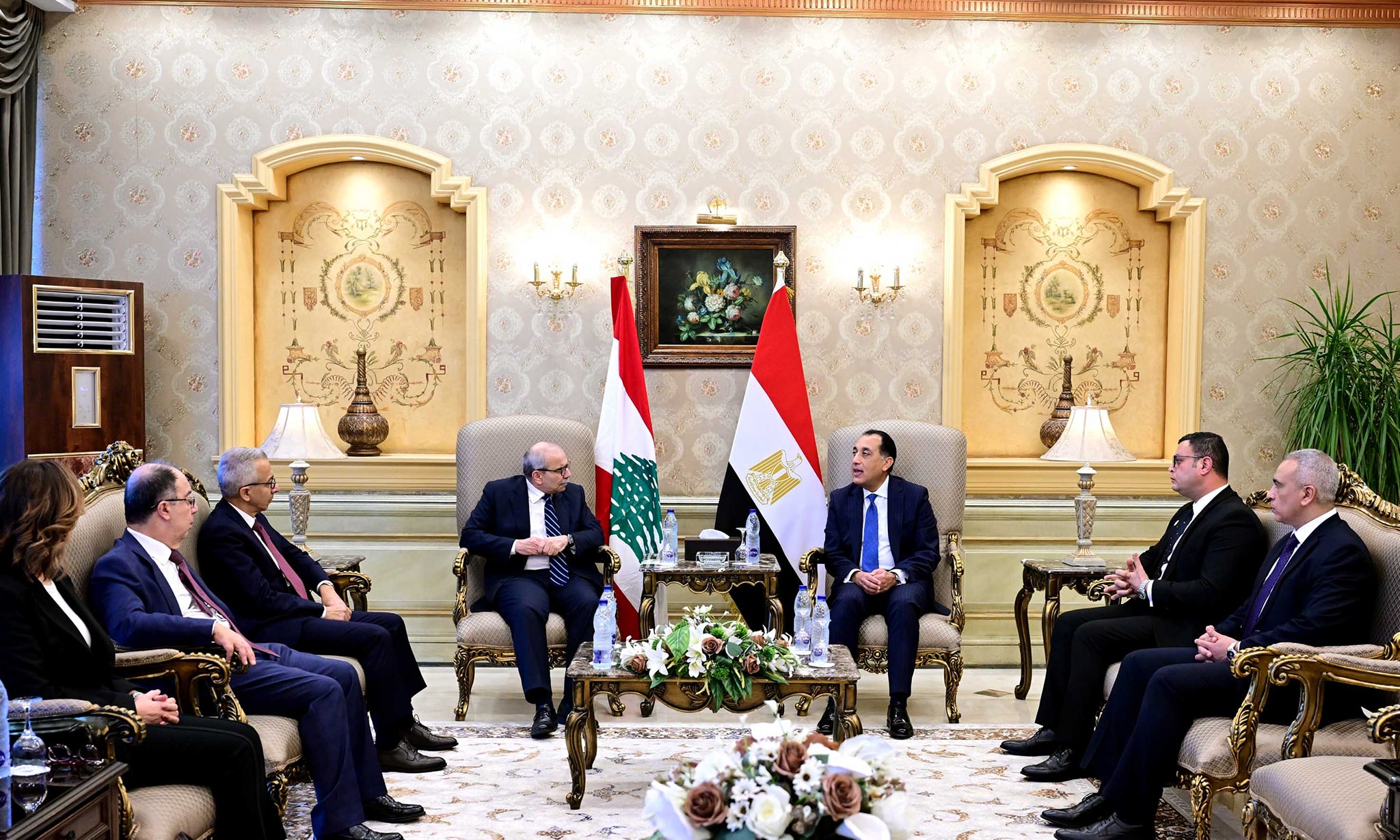 رئيس الوزراء يستقبل نظيره اللبناني