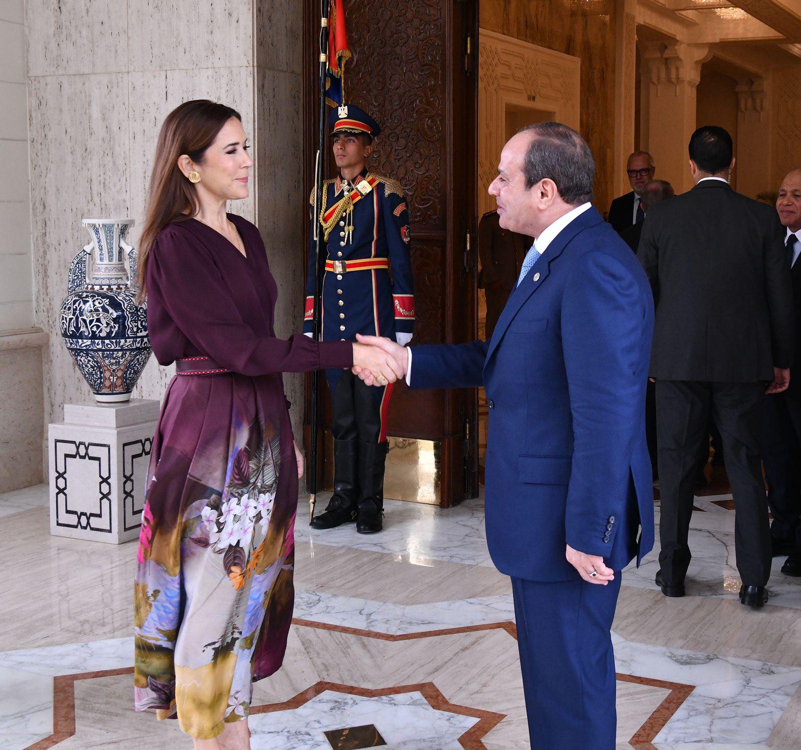 الرئيس السيسي يلتقي ملكة مملكة الدنمارك