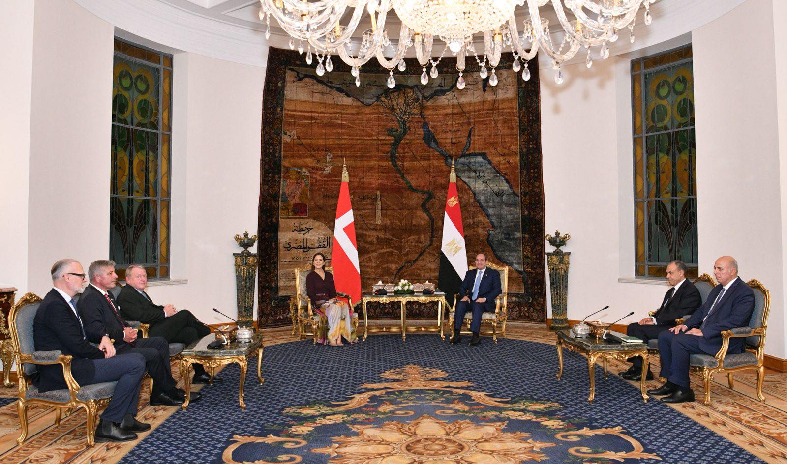 الرئيس السيسي يلتقي ملكة مملكة الدنمارك