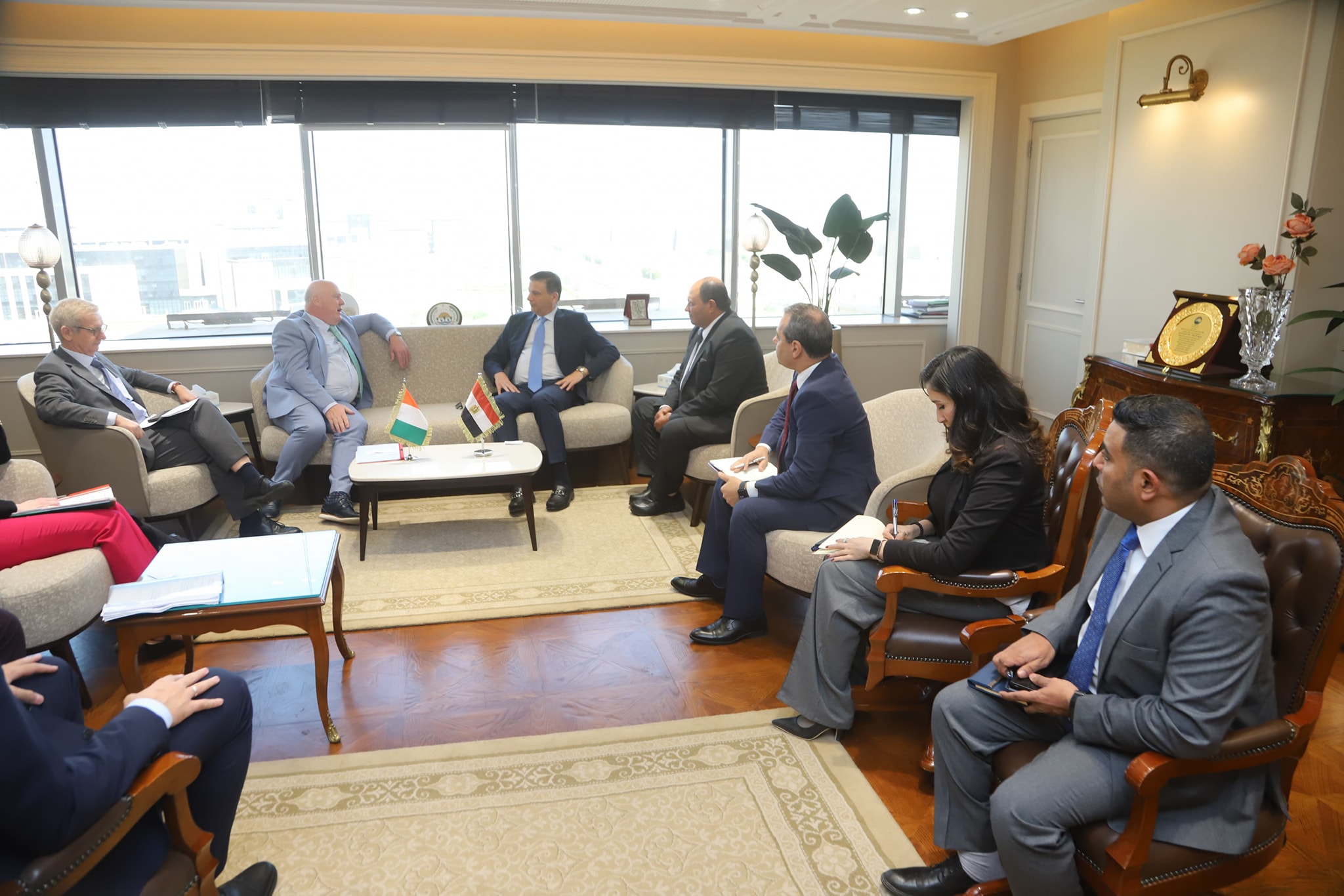 وزير الزراعة يلتقي نظيره الأيرلندي 