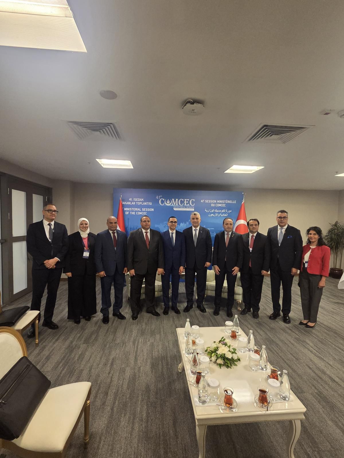 وزير الاستثمار يجتمع مع وزير التجارة التركي