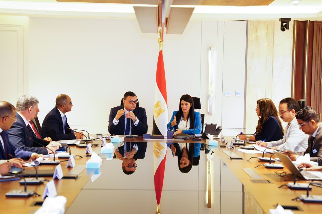 وزيرا التخطيط والإسكان يناقشان موقف تنفيذ مبادرة حياة كريمة