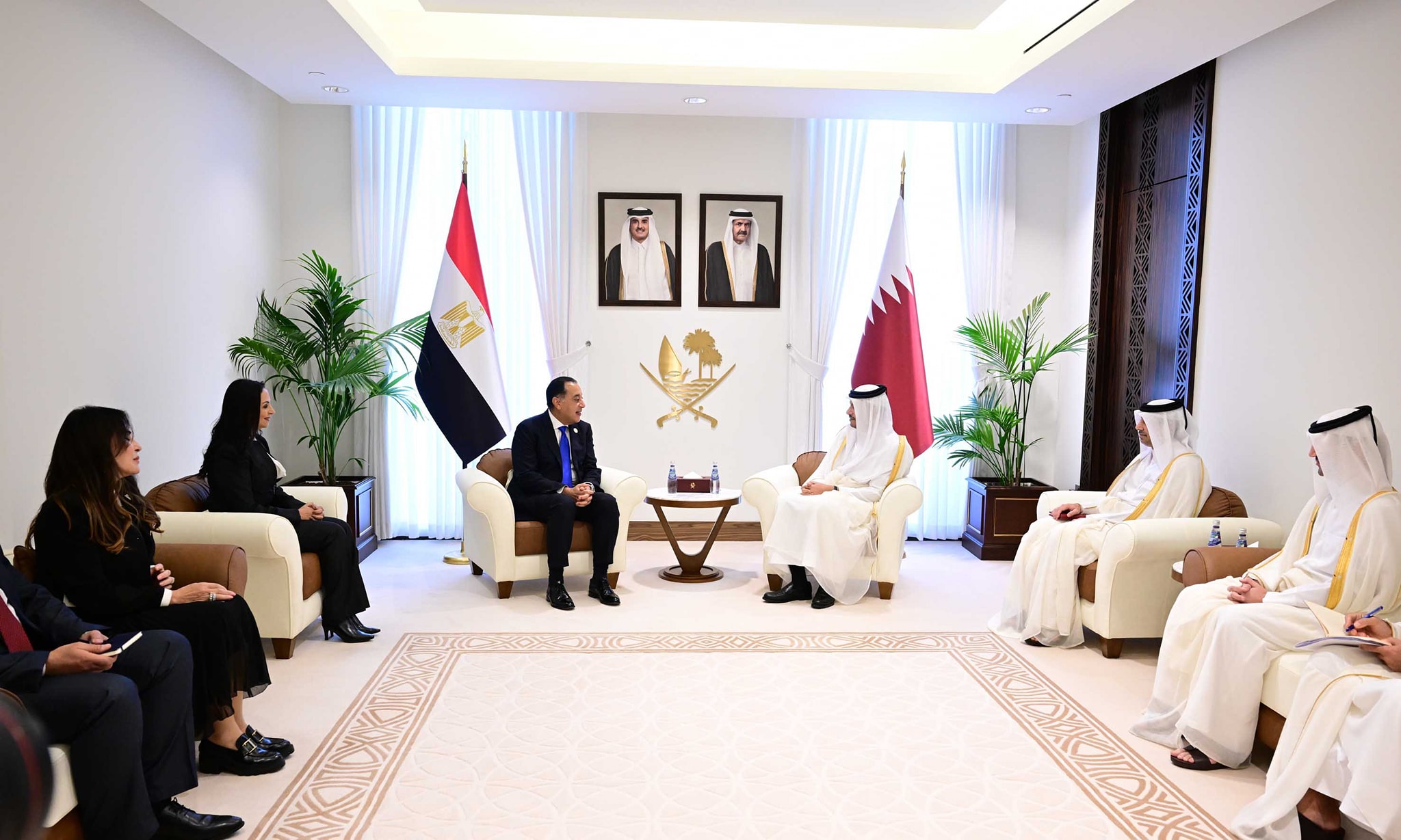 رئيس الوزراء القطري يستقبل مدبولي بالعاصمة الدوحة