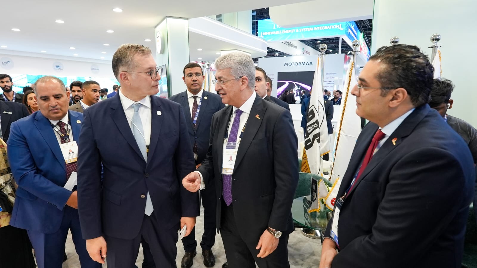 افتتاح مؤتمر ومعرض أديبك 2025 بأبوظبي