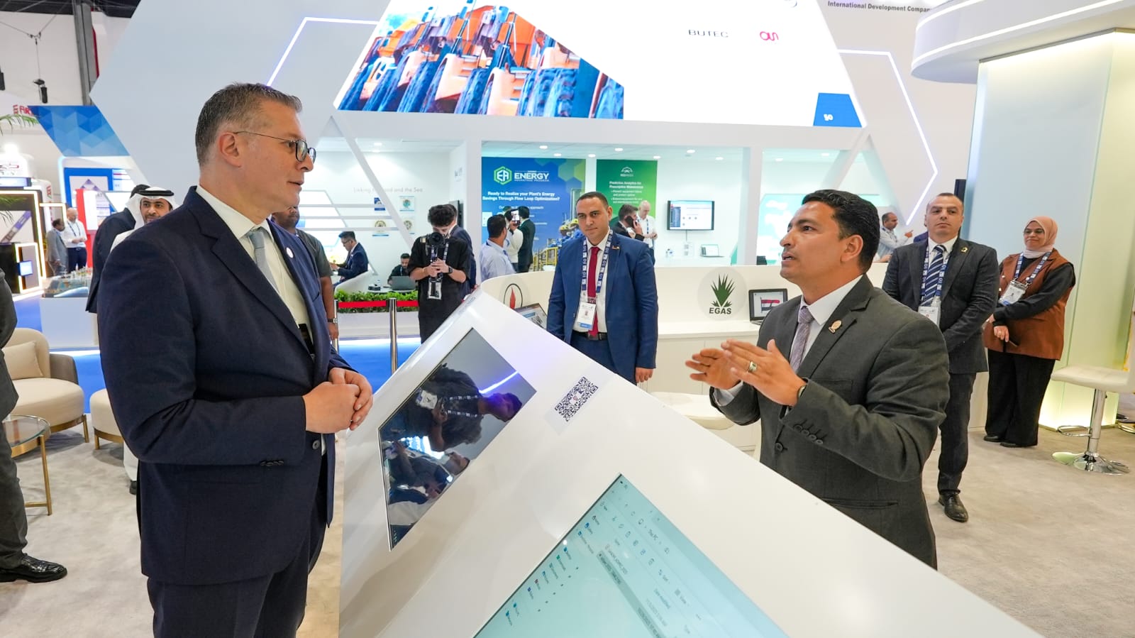 افتتاح مؤتمر ومعرض أديبك 2025 بأبوظبي