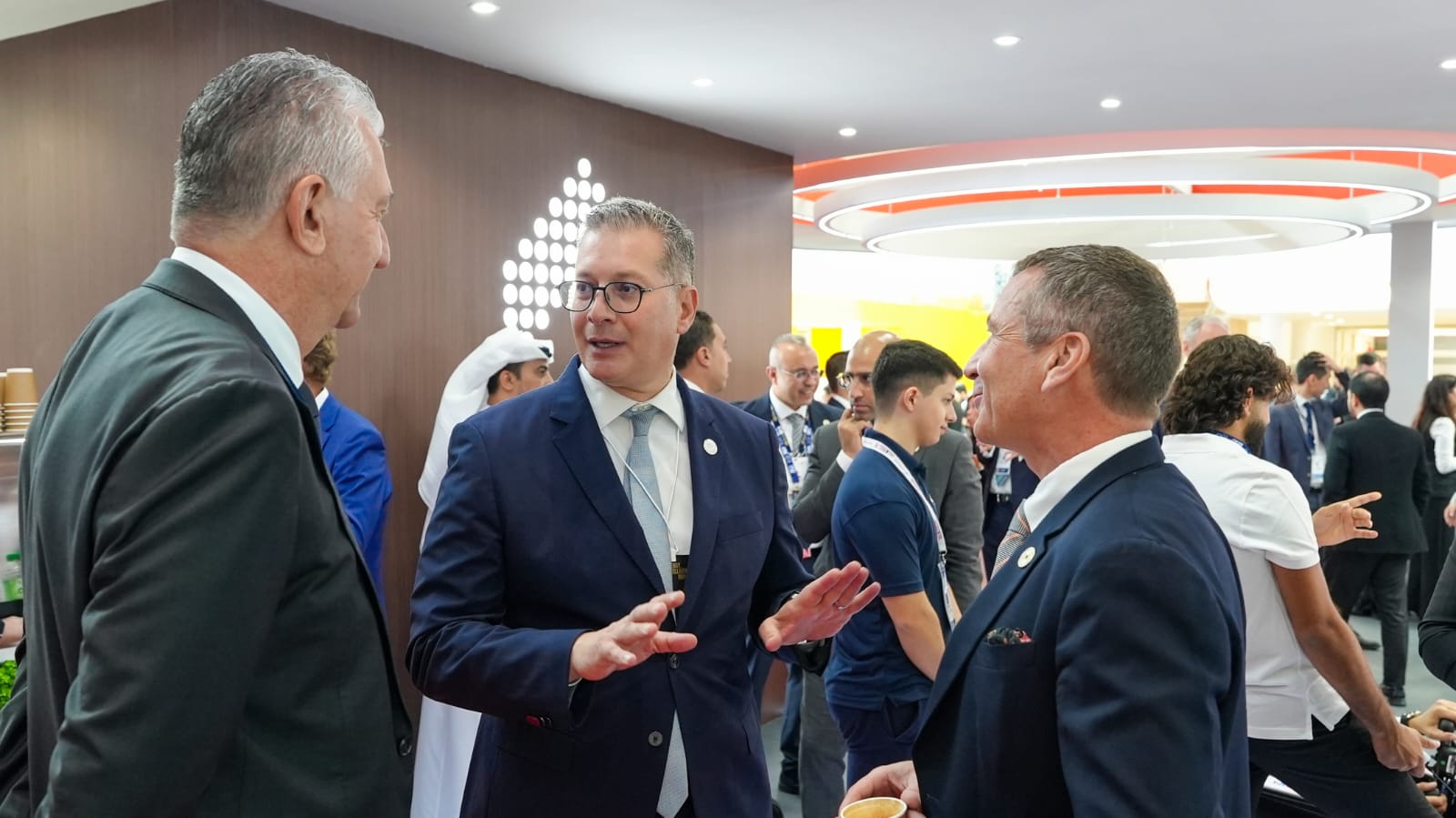 افتتاح مؤتمر ومعرض أديبك 2025 بأبوظبي