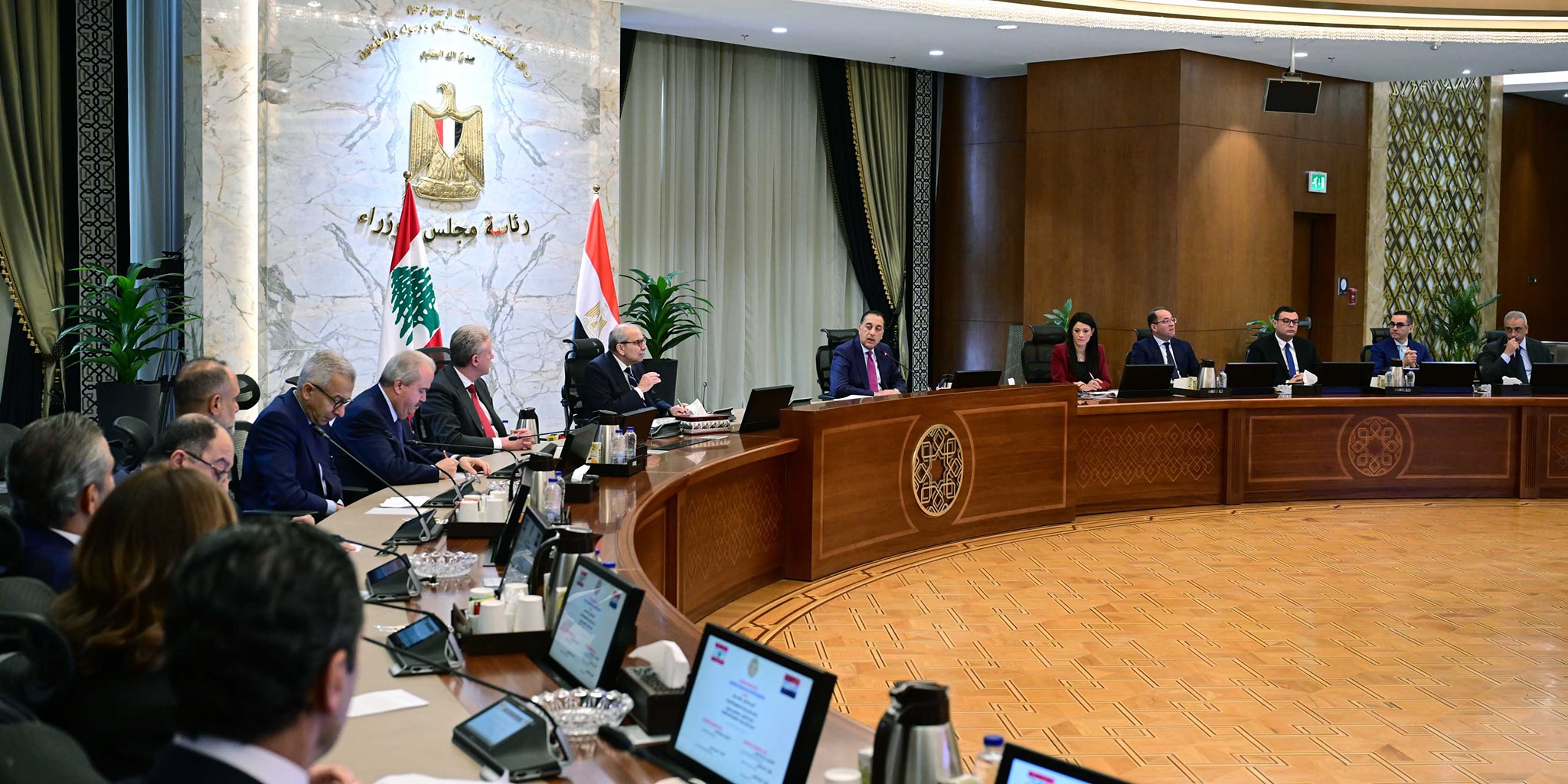رئيسا وزراء مصر ولبنان يترأسان اجتماع اللجنة العليا المصرية اللبنانية
