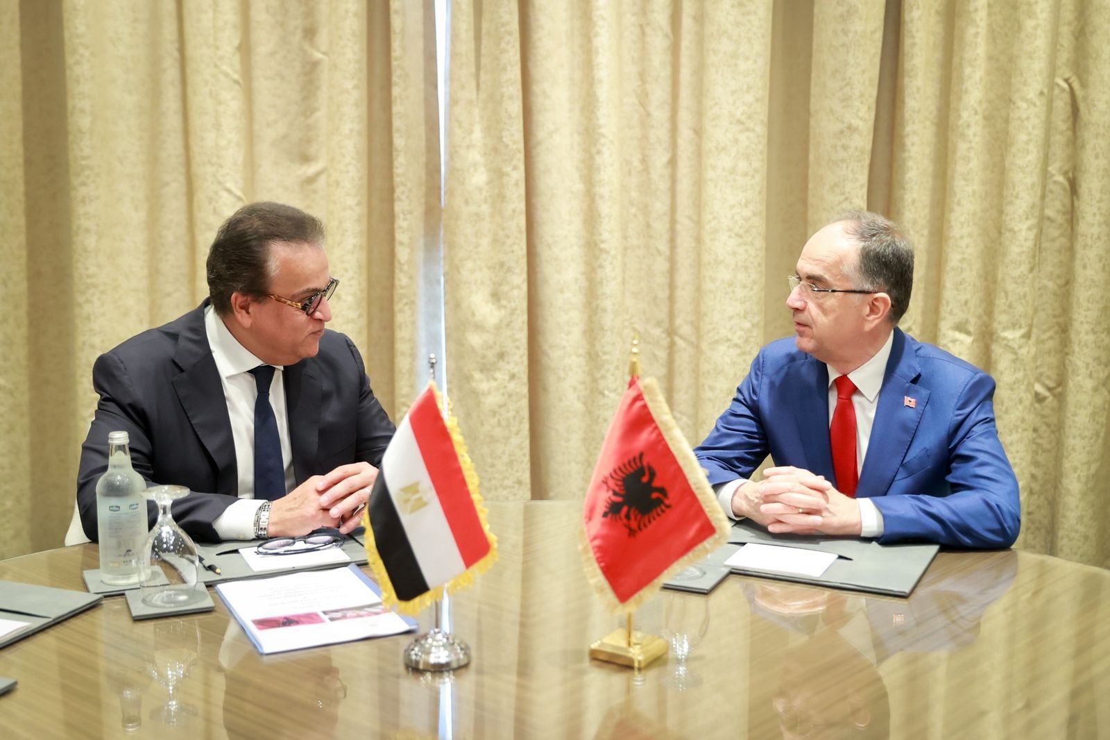 وزير الصحة والسكان يلتقي رئيس جمهورية ألبانيا