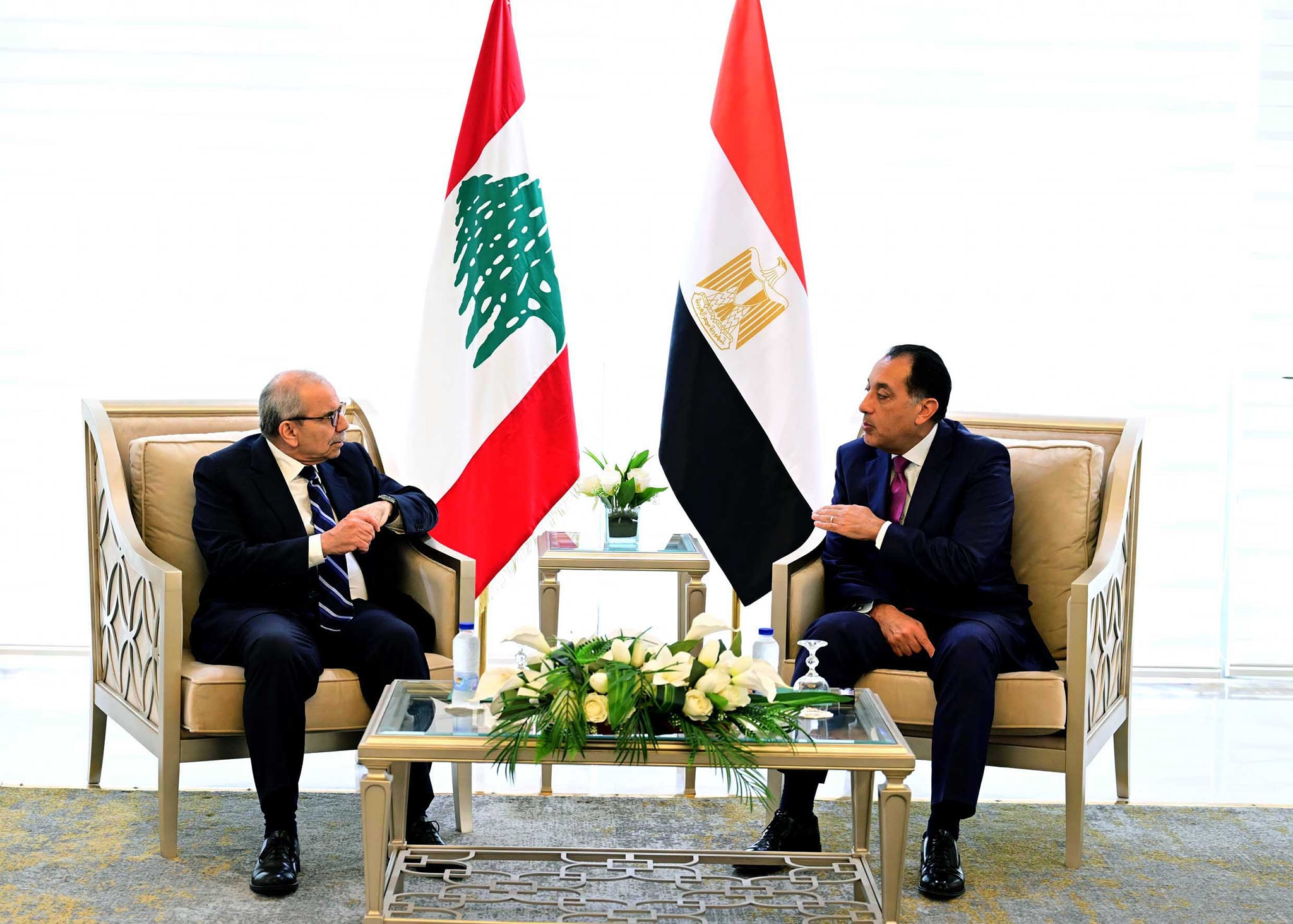 رئيسا وزراء مصر ولبنان يترأسان اجتماع اللجنة العليا المصرية اللبنانية