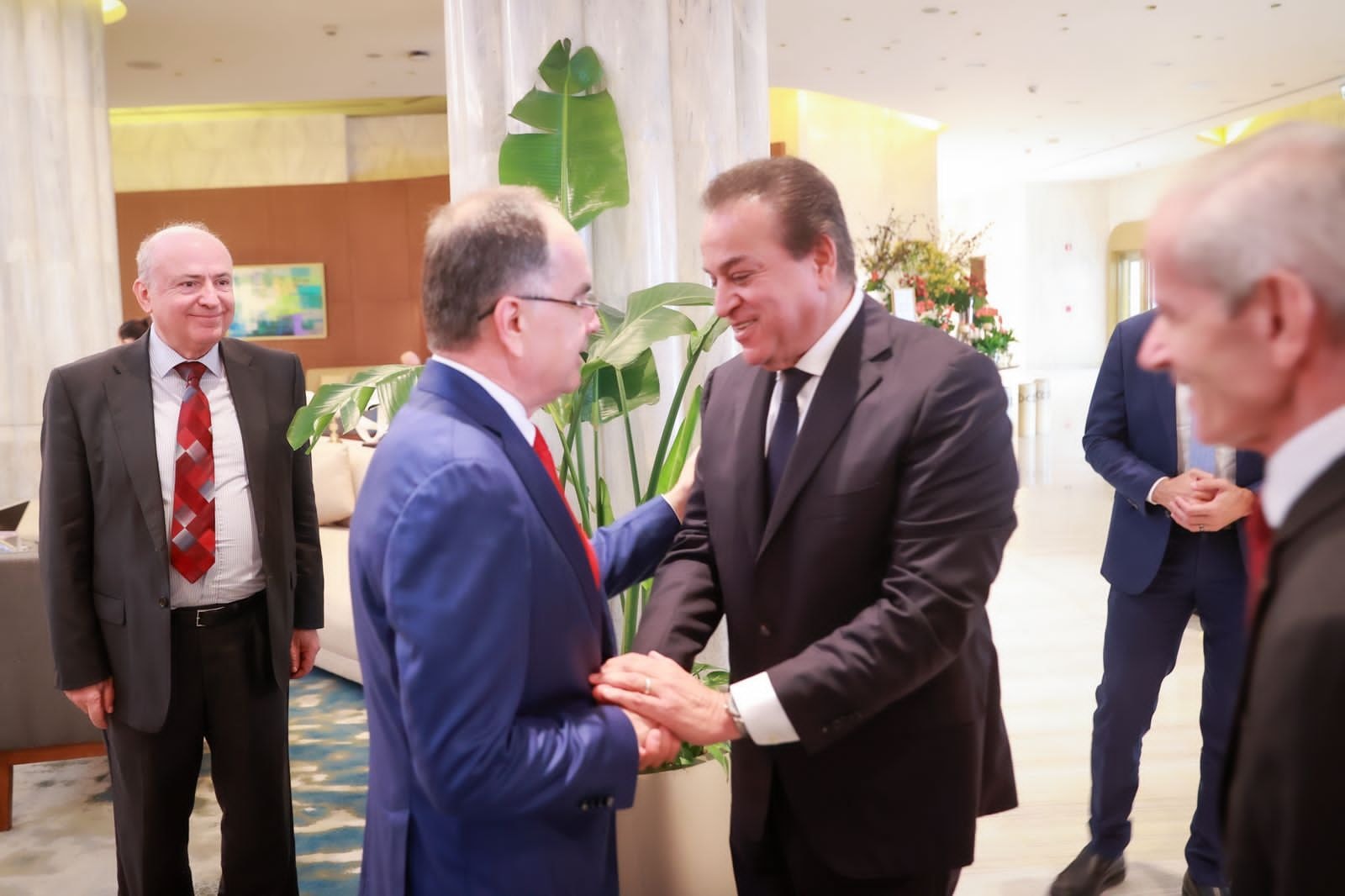 وزير الصحة والسكان يلتقي رئيس جمهورية ألبانيا