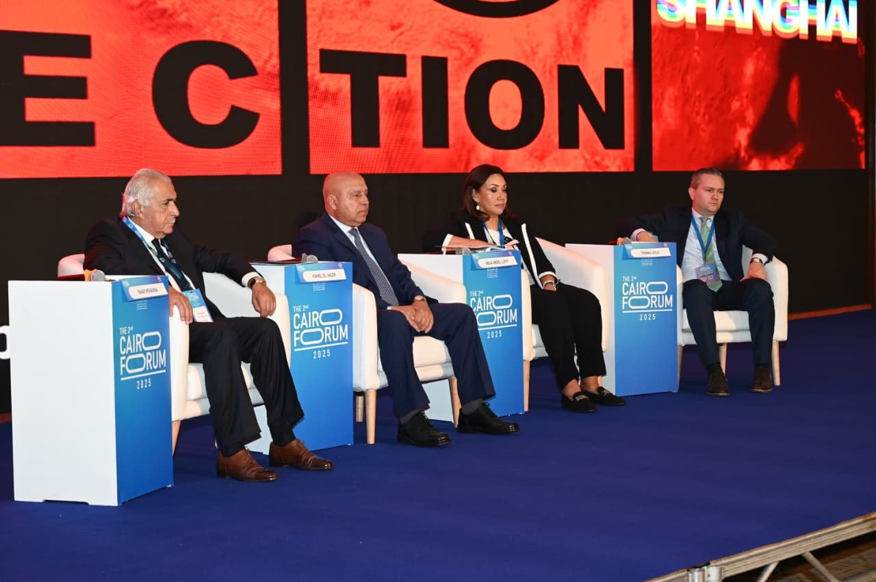 وزير الصناعة والنقل يستعرض جهود الدولة في مجالي الصناعة والنقل