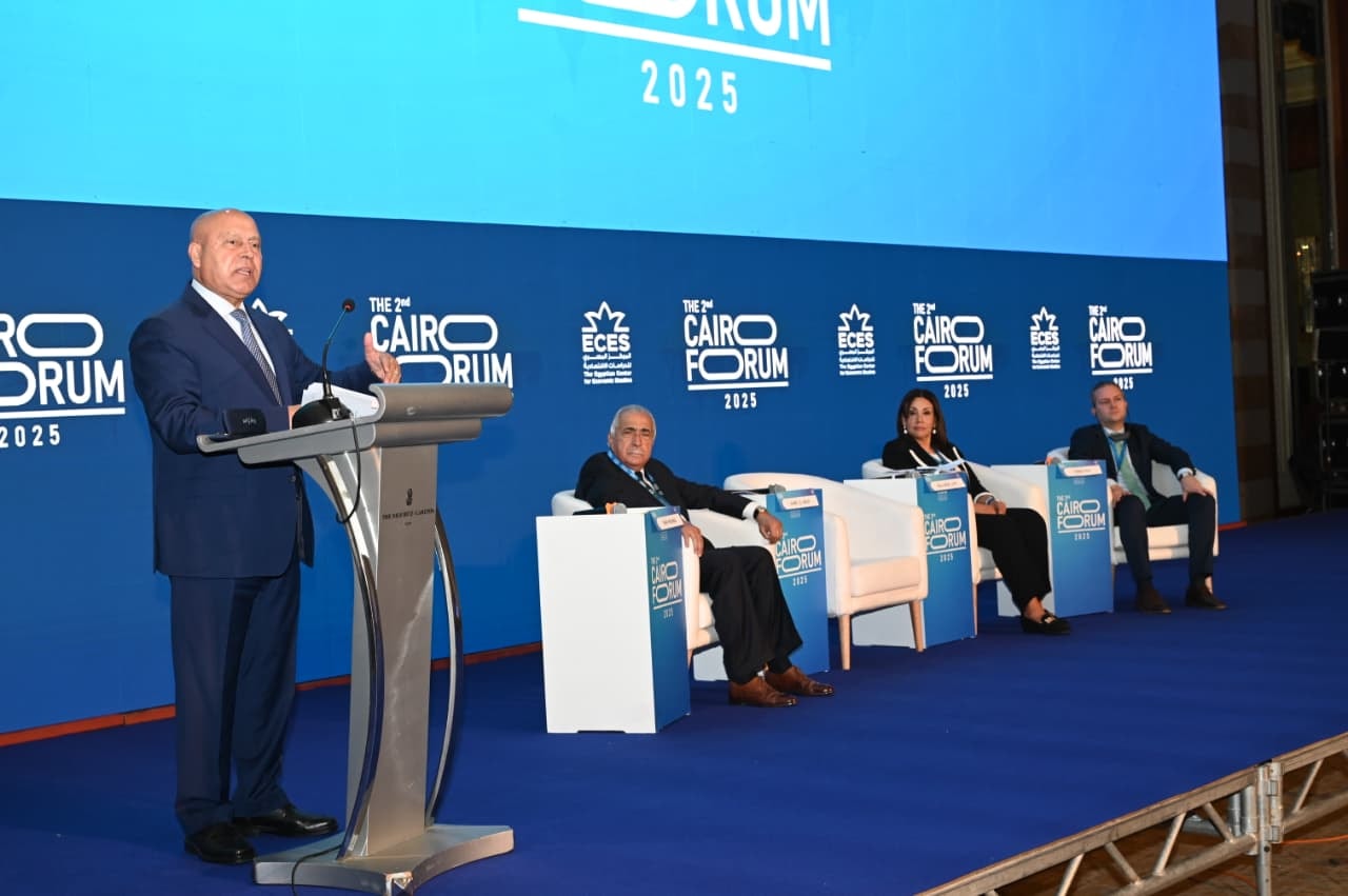 وزير الصناعة والنقل يستعرض جهود الدولة في مجالي الصناعة والنقل