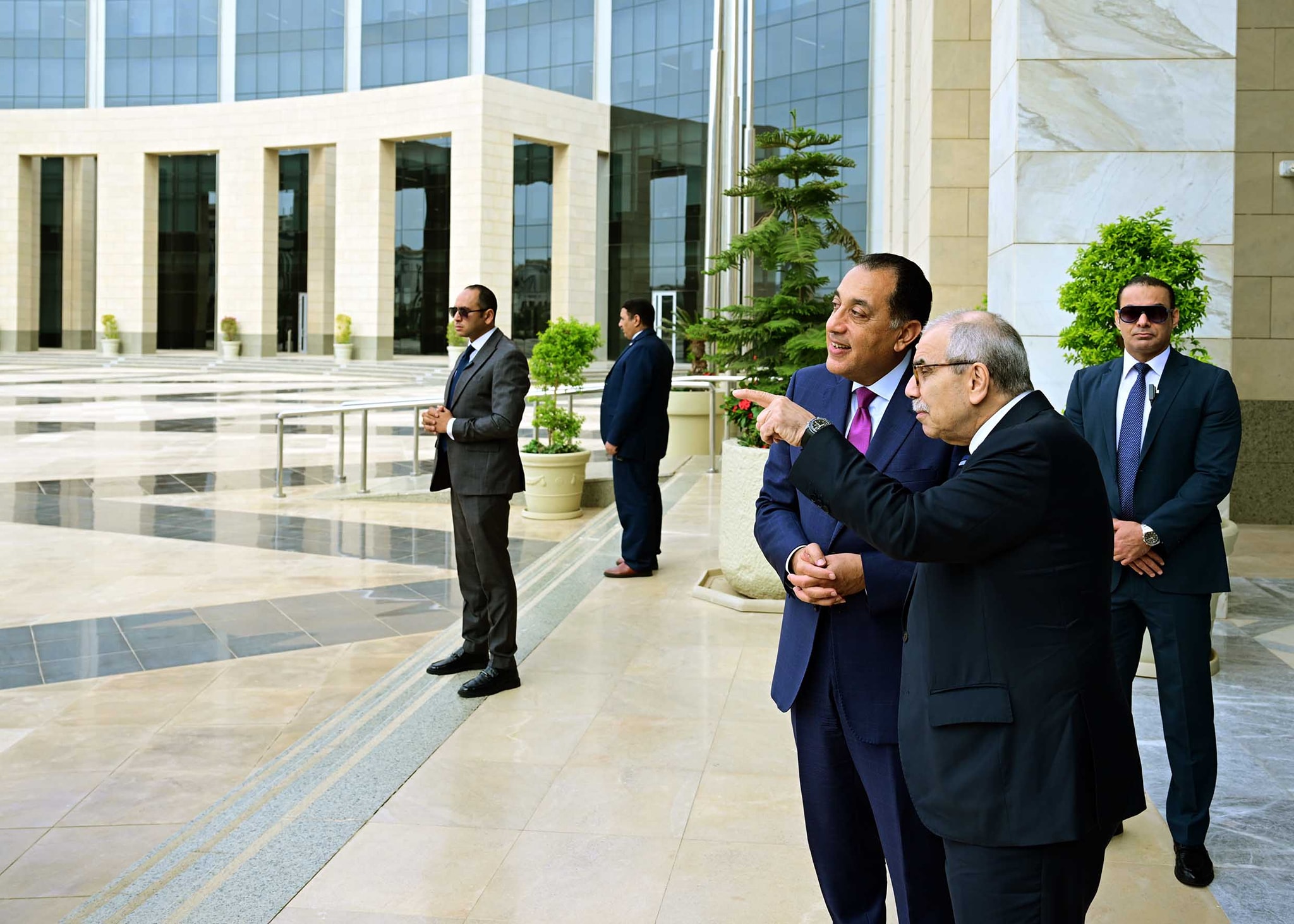 رئيسا وزراء مصر ولبنان يترأسان اجتماع اللجنة العليا المصرية اللبنانية