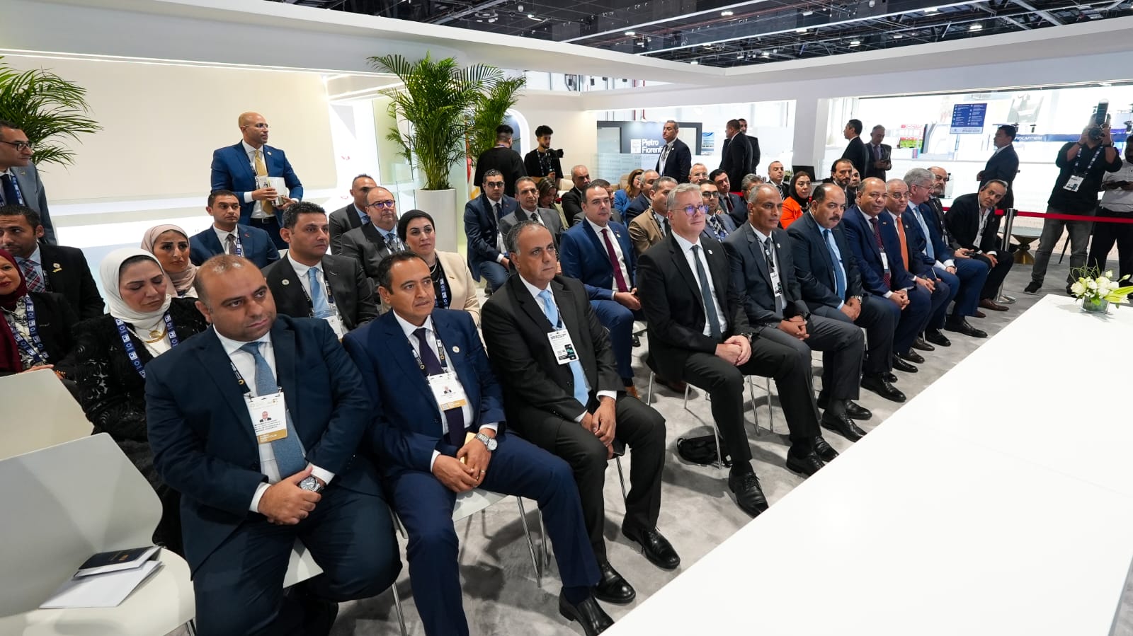 مصر تطرح مزايدة عالمية للبحث في 4 مناطق بالبحر الأحمر