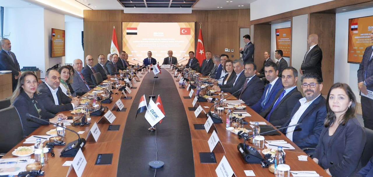 وزير الاستثمار والتجارة الخارجية في اجتماع مع نظيره التركي