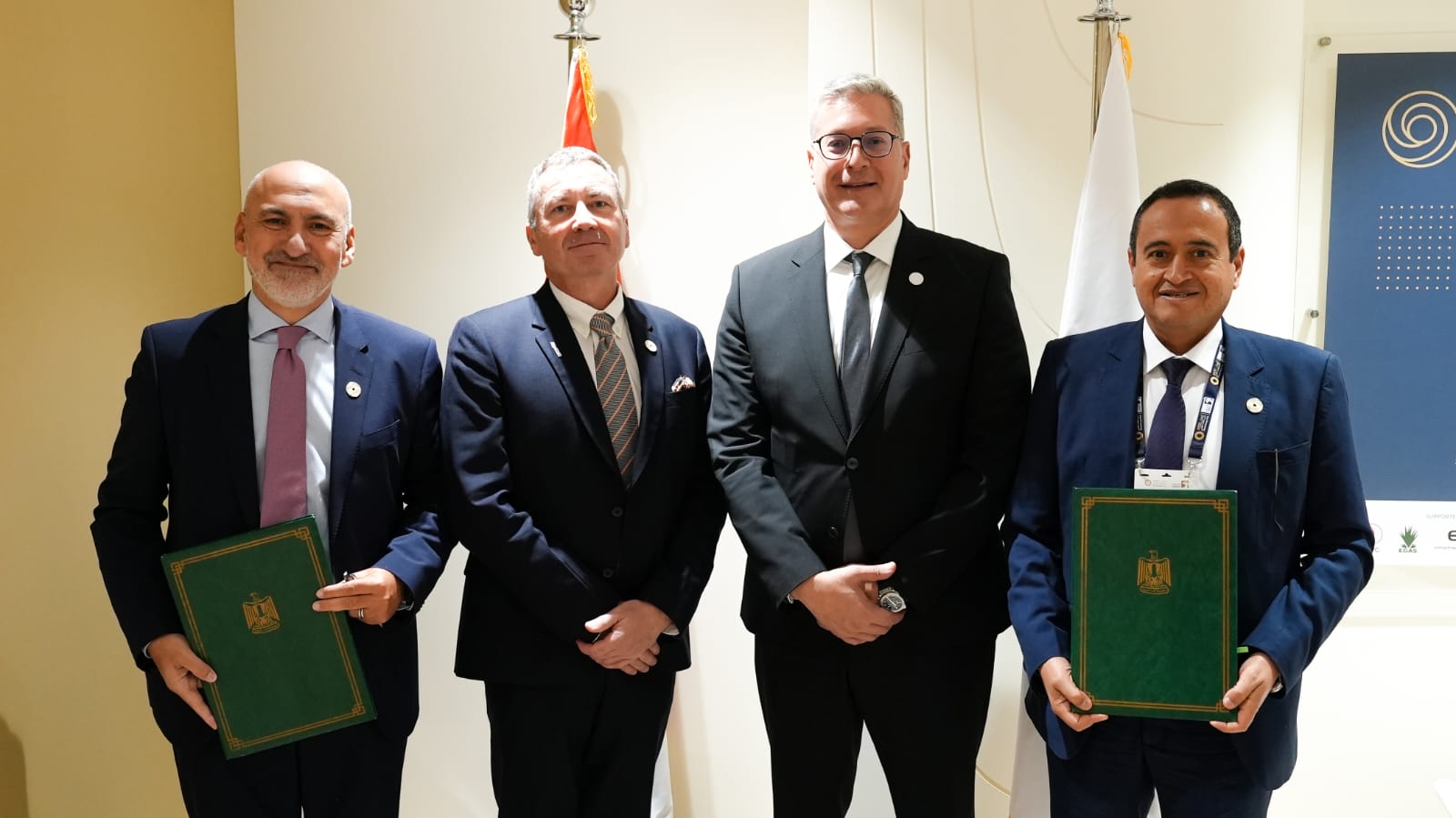 توقيع مذكرة نوايا بين شركة إيجاس وإكسون موبيل