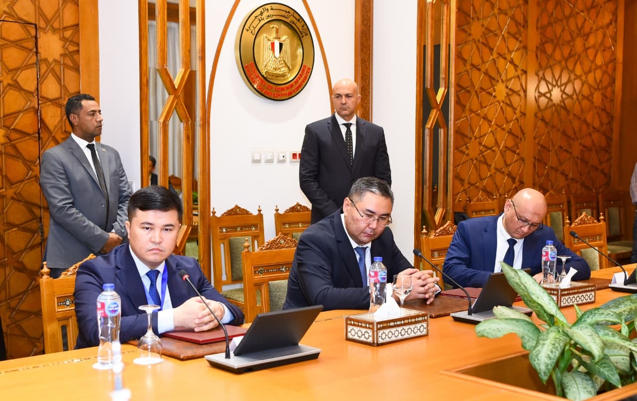 وزير الخارجية يستقبل نظيره القيرغيزي