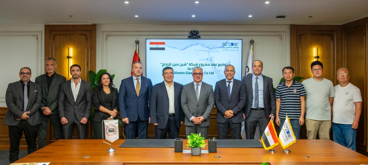 توقيع عقد مشروع بين السويدي للتنمية وشركة شين مين للزجاج