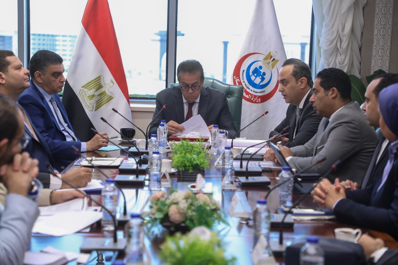 وزير الصحة يتابع ضوابط صرف الأجهزة التعويضية ضمن منظومة التأمين الصحي