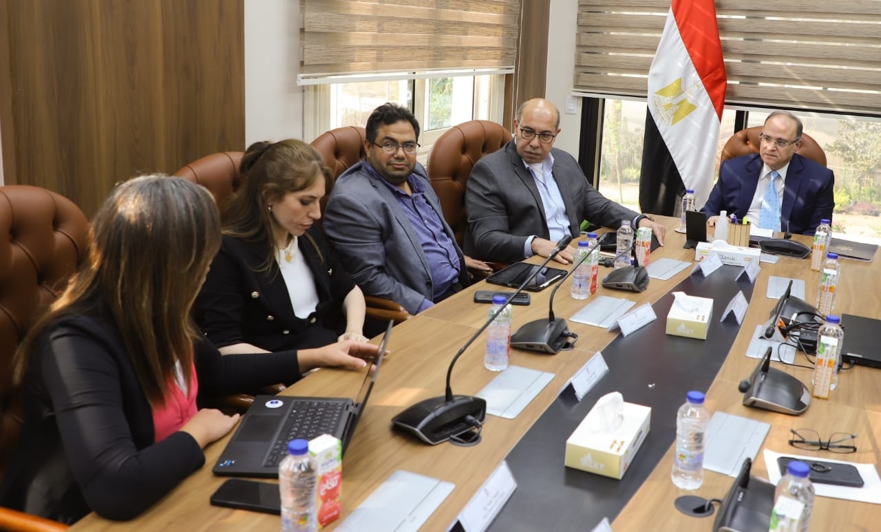 رئيس هيئة الدواء يجتمع مع ممثلي شركة إكستيدو العالمية