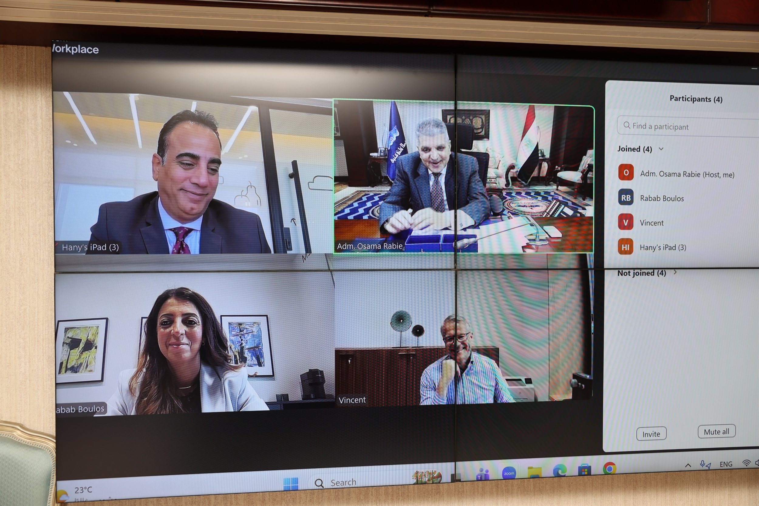 أسامة ربيع خلال اجتماعه مع المدير التنفيذي لمجموعة إيه بي مولر ميرسك بالفيديوكونفرانس