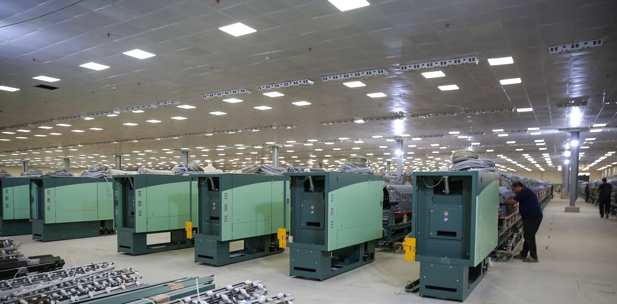 محمد شيمي يتابع تنفيذ مشروع تطوير صناعة الغزل والنسيج