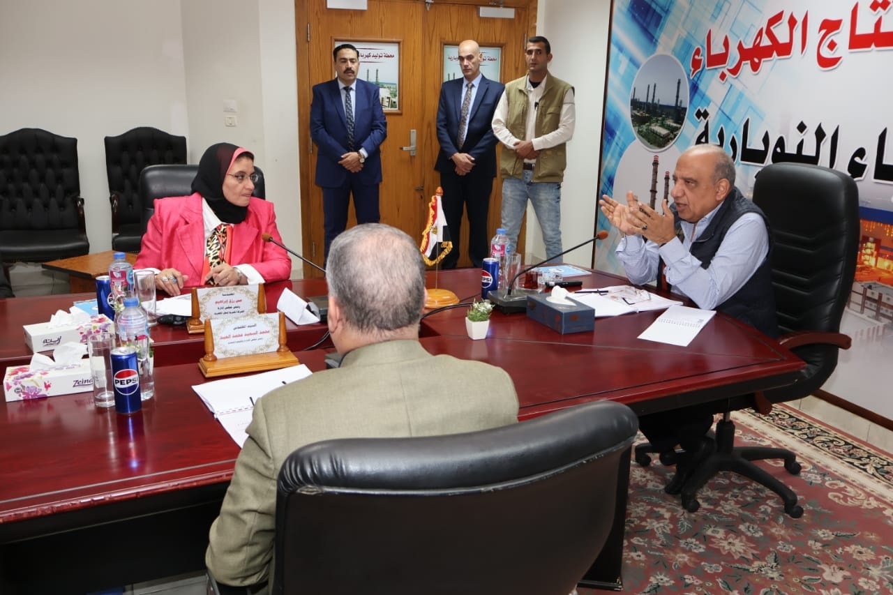 وزير الكهرباء يتفقد محطة توليد كهرباء النوبارية
