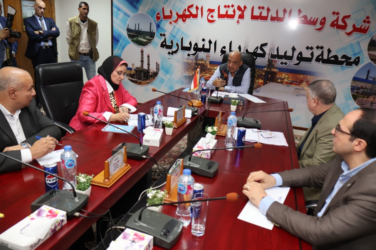 وزير الكهرباء يتفقد محطة توليد كهرباء النوبارية