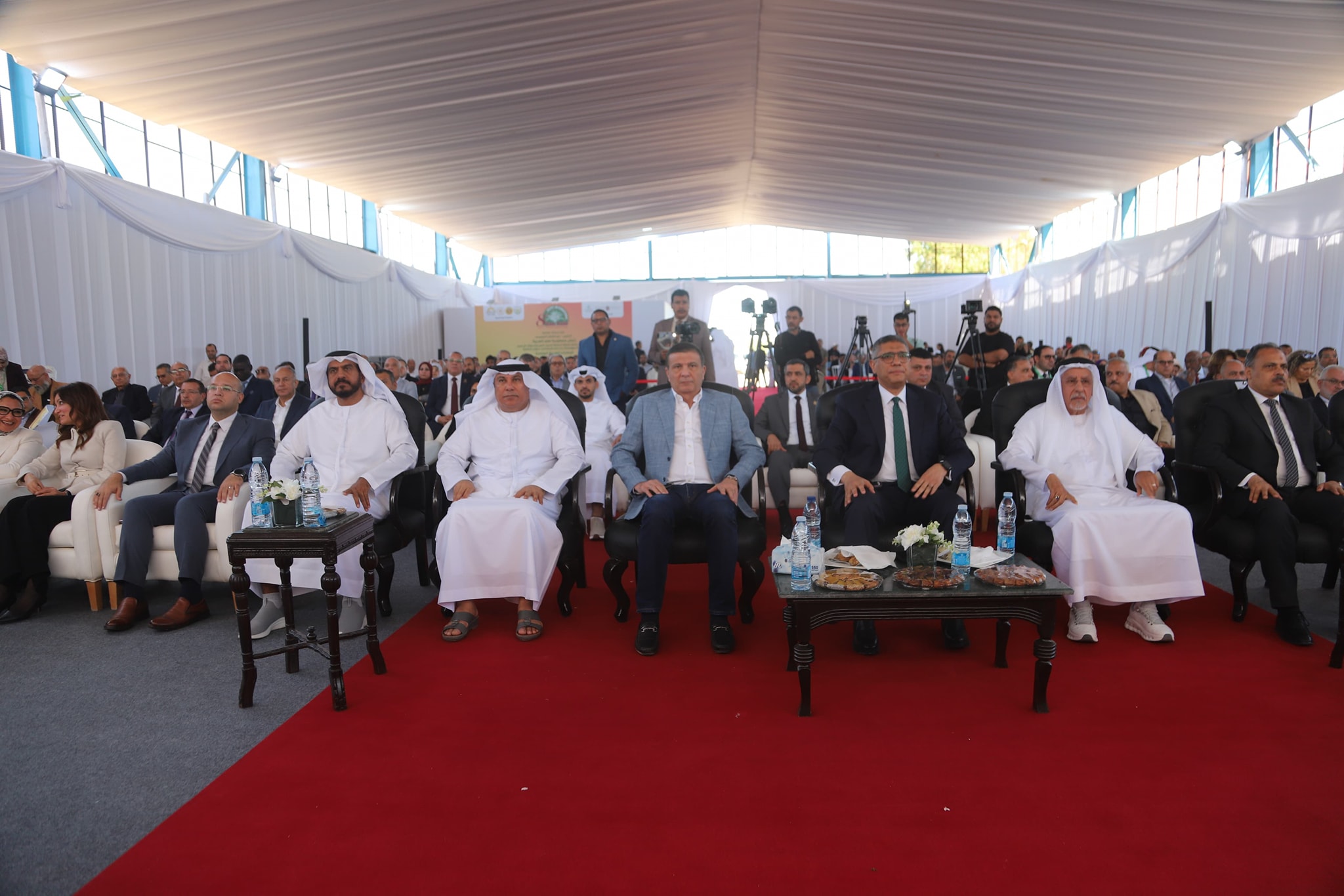 وزير الزراعة ومحافظ الجيزة يفتتحان المهرجان الدولي للتمور