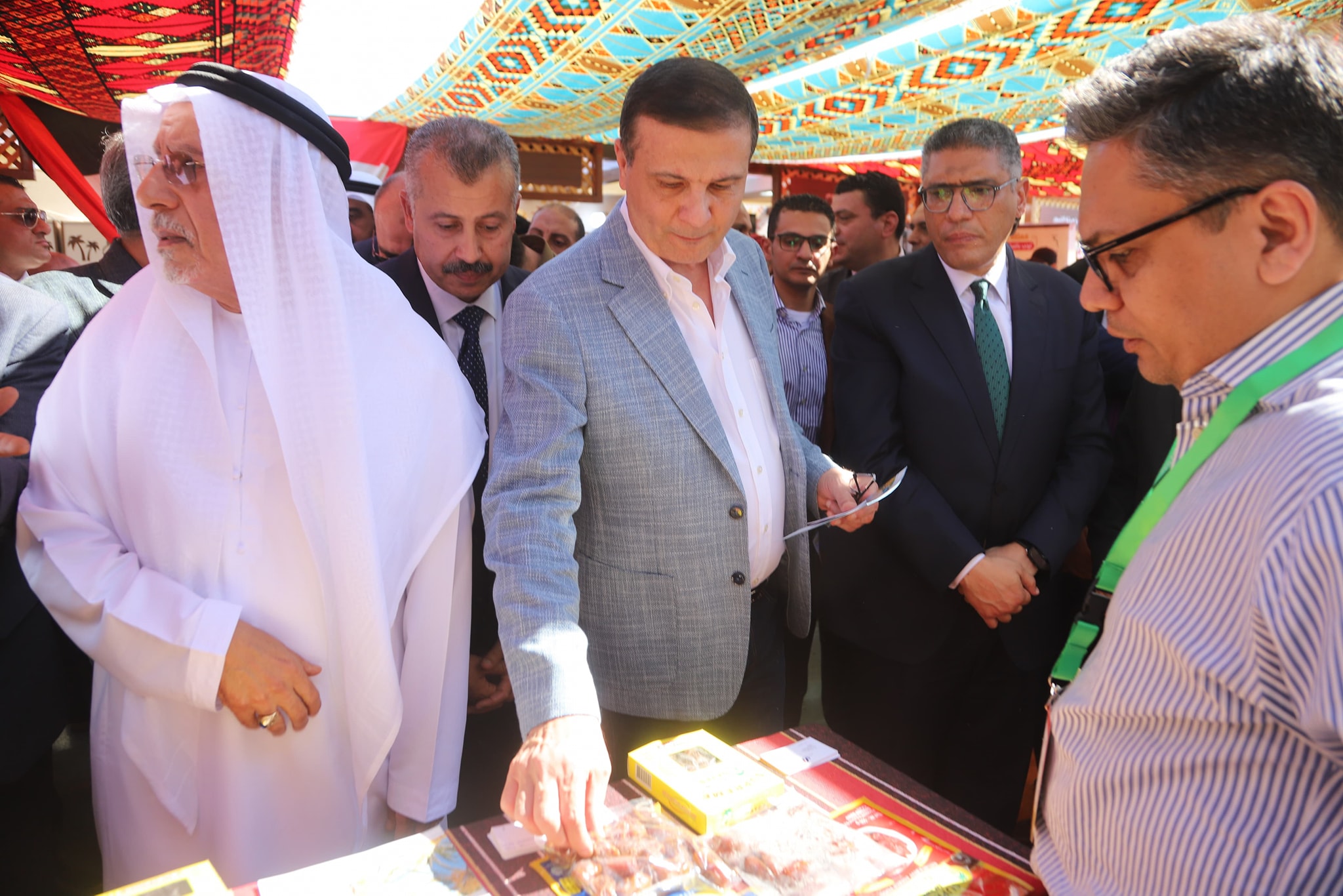 وزير الزراعة ومحافظ الجيزة يفتتحان المهرجان الدولي للتمور