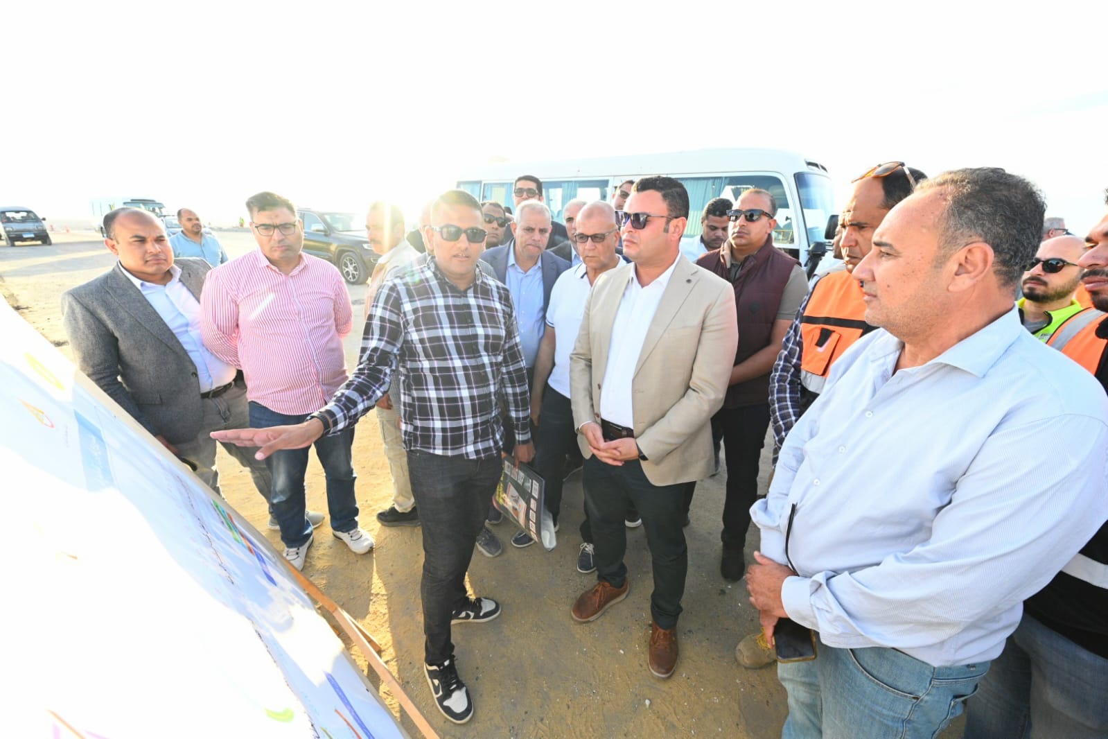 وزير الإسكان يتابع موقف تنفيذ أبراج الداون تاون