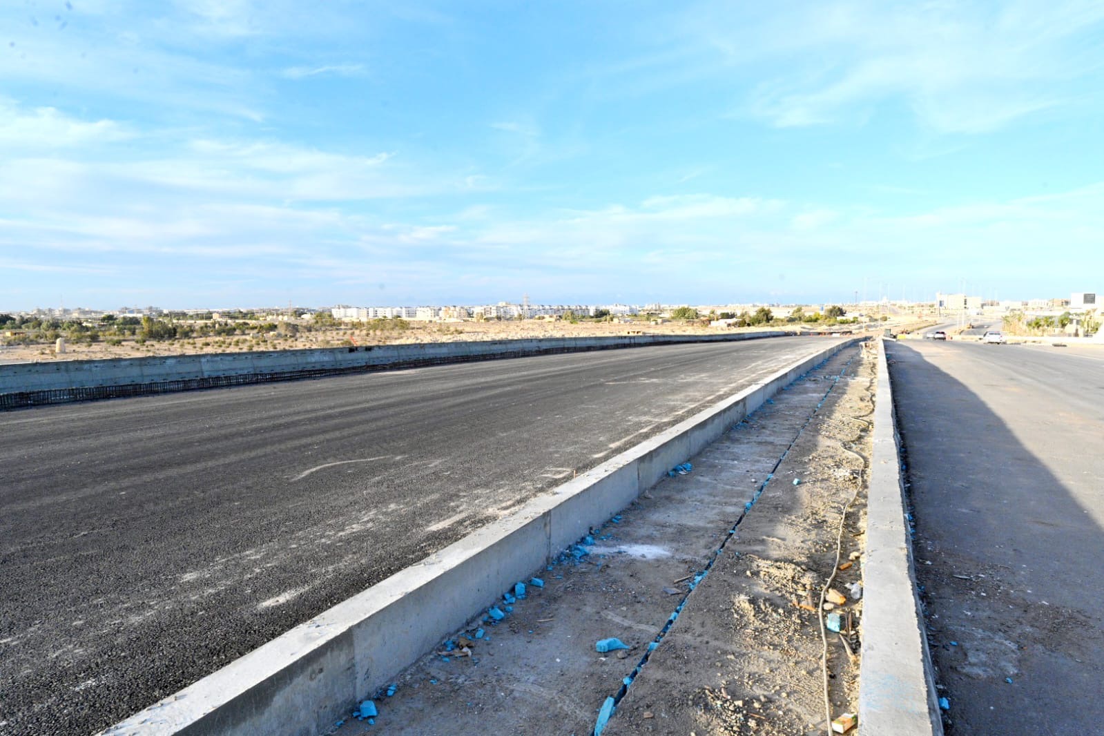 وزير الإسكان يتابع موقف تنفيذ أبراج الداون تاون