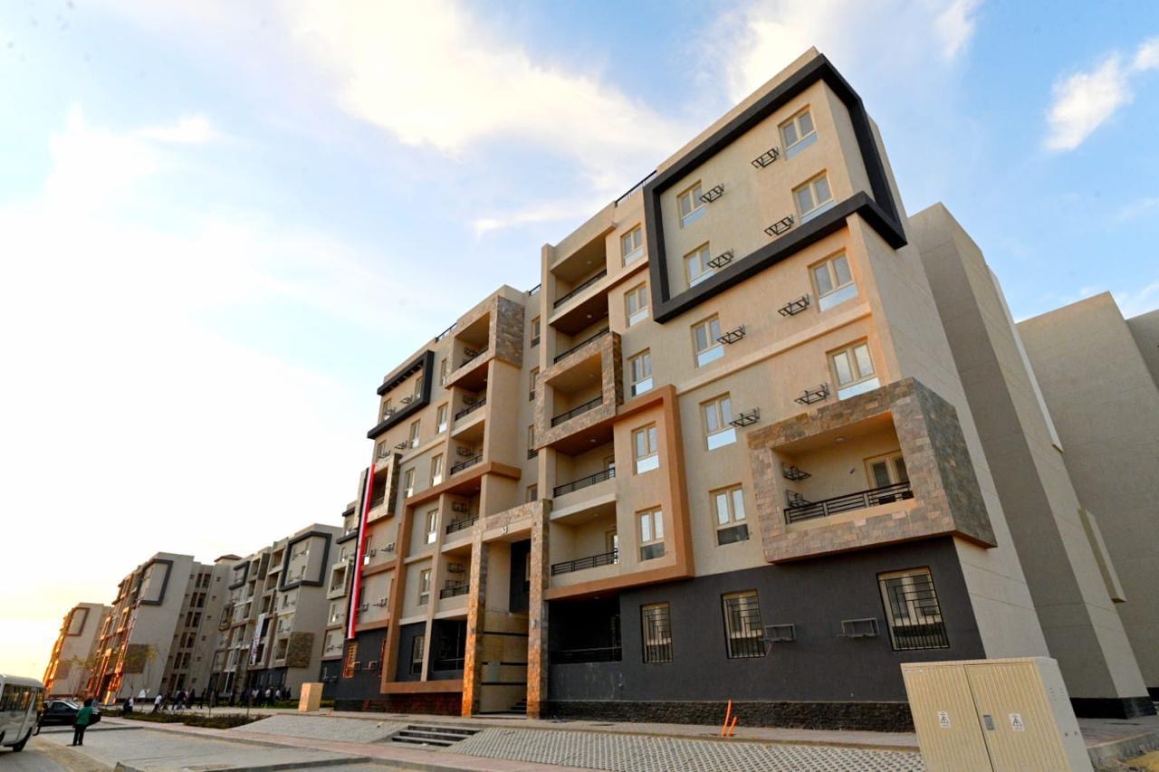 وزير الإسكان يتفقد مشروع سكن لكل المصريين وكوبري C3 بالعلمين الجديدة