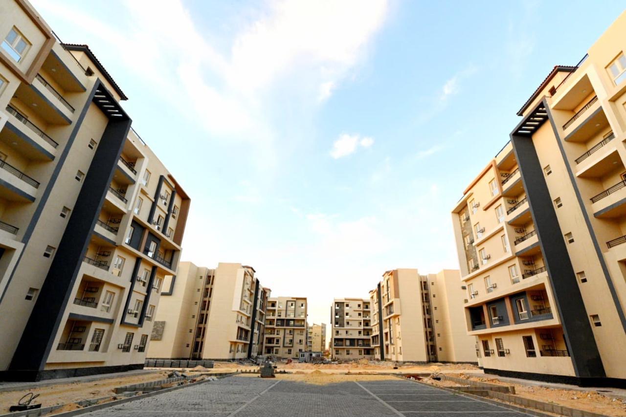 وزير الإسكان يتفقد مشروع سكن لكل المصريين وكوبري C3 بالعلمين الجديدة
