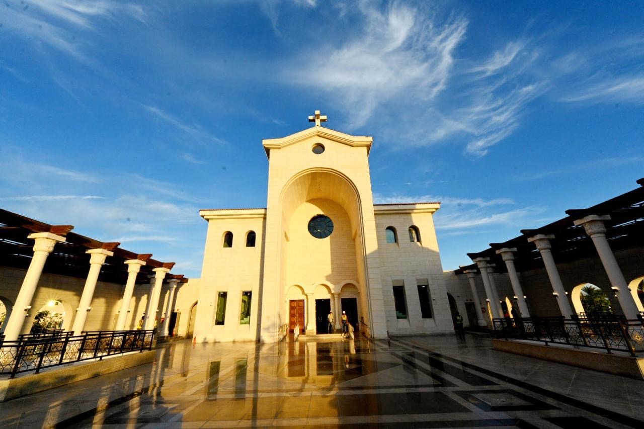 وزير الإسكان يتفقد مشروع سكن لكل المصريين وكوبري C3 بالعلمين الجديدة