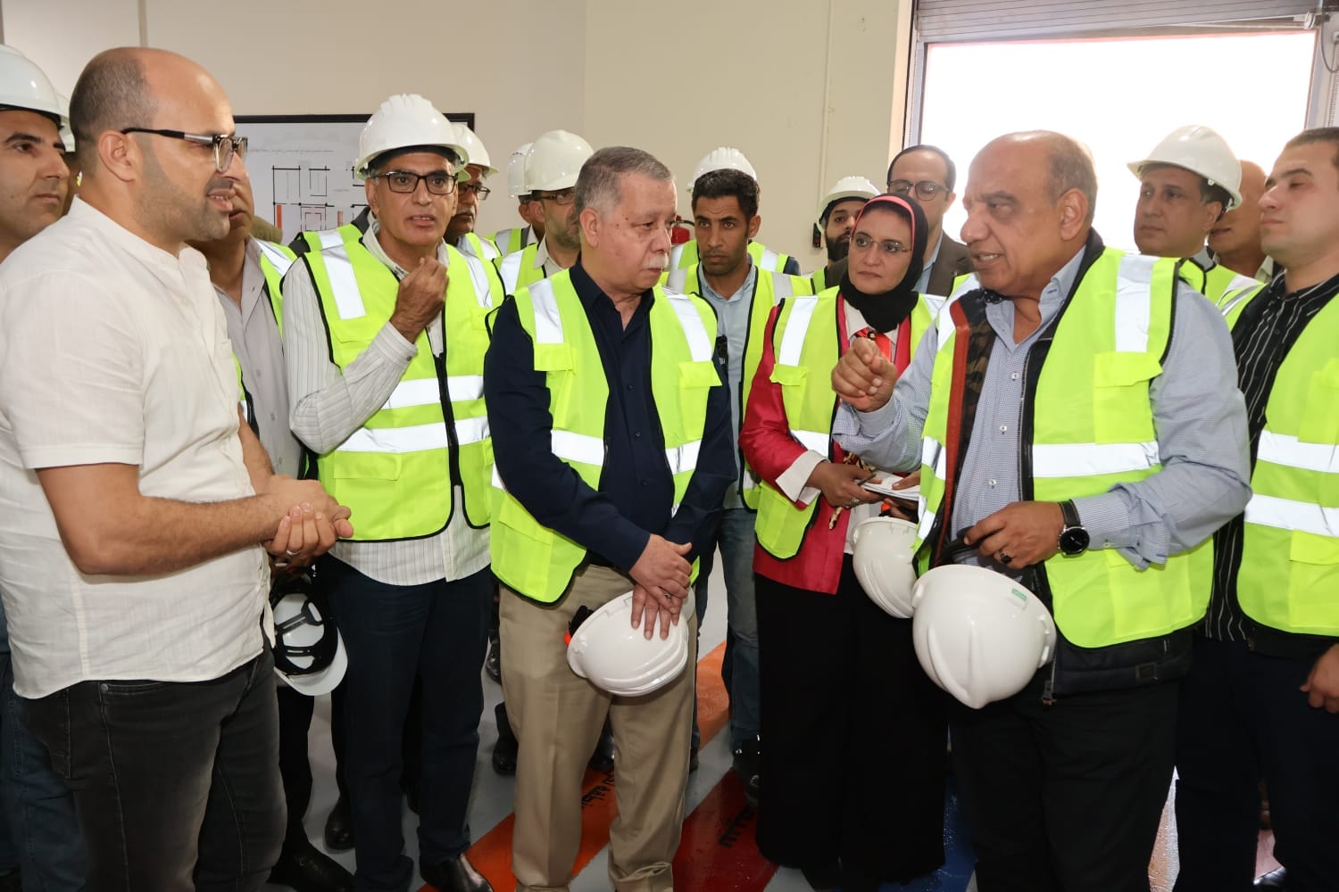 وزير الكهرباء يجتمع برؤساء شركات المصرية لنقل الكهرباء