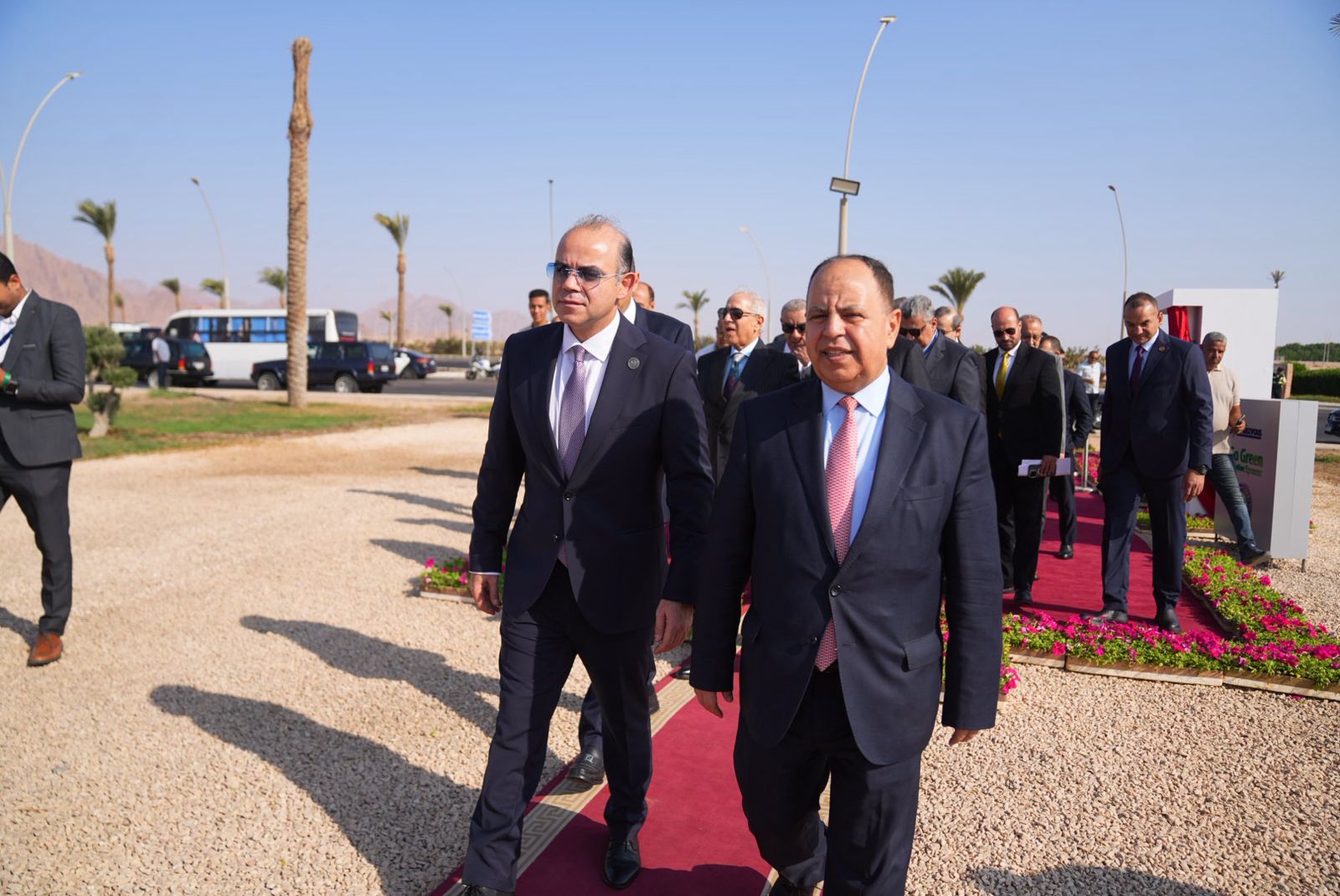 ملتقى شرم الشيخ للتأمين يساهم فى مبادرة لزرع الأشجار و خفض الانبعاثات الكربونية 