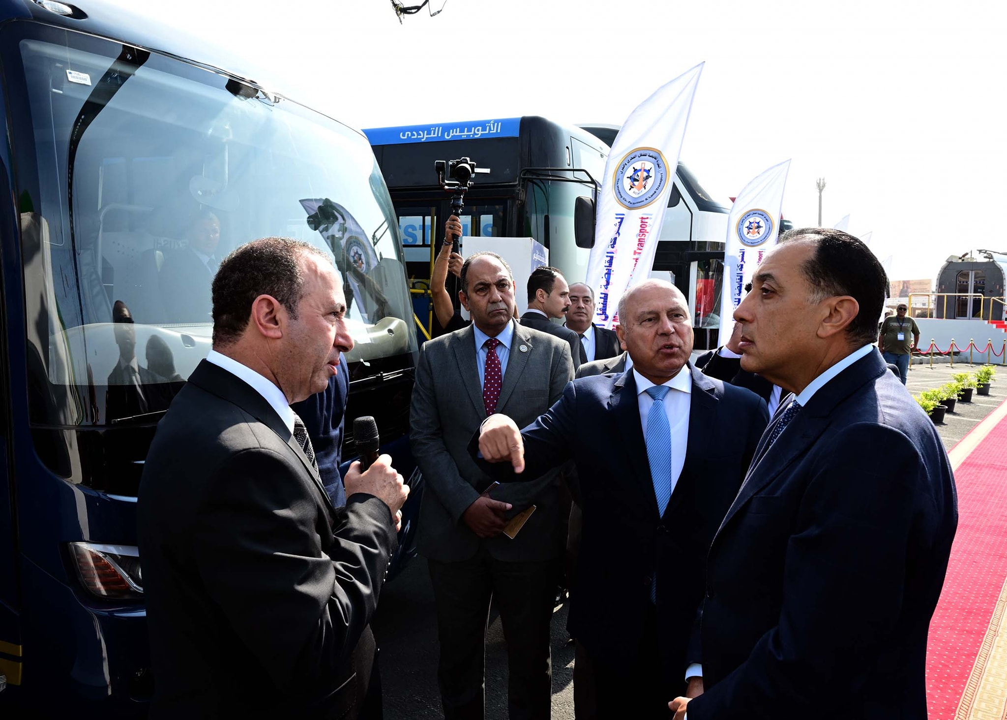 رئيس الوزراء يعلن بدء التشغيل التجريبي للقطار الكهربائي