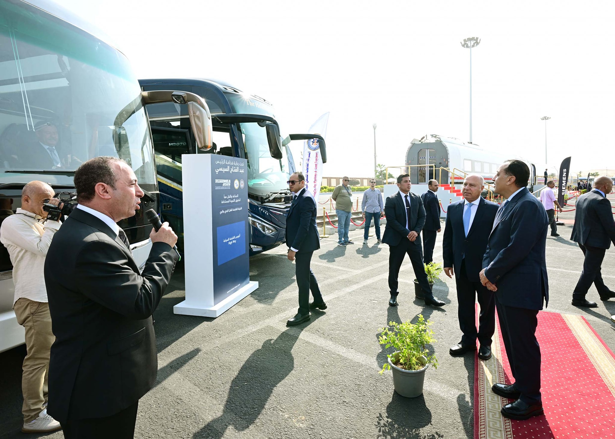 رئيس الوزراء يعلن بدء التشغيل التجريبي للقطار الكهربائي