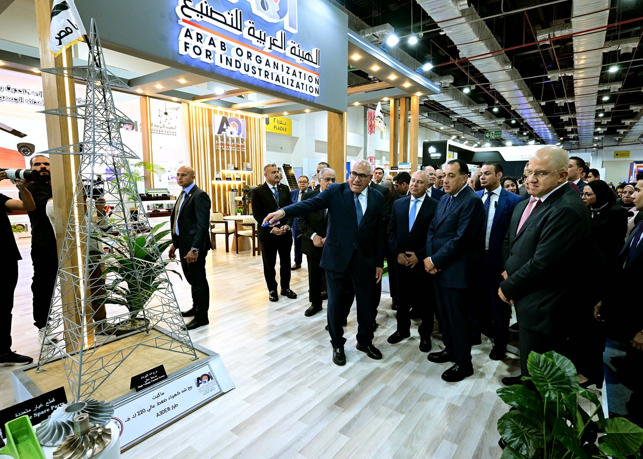 رئيس الوزراء يزور معرض الصناعة MEA Industry