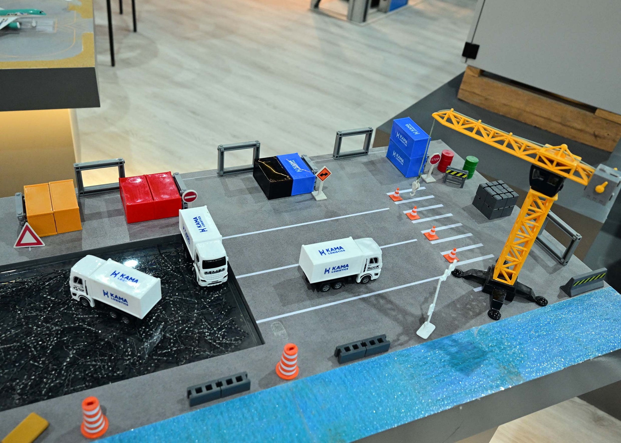 رئيس الوزراء يزور معرض الصناعة MEA Industry