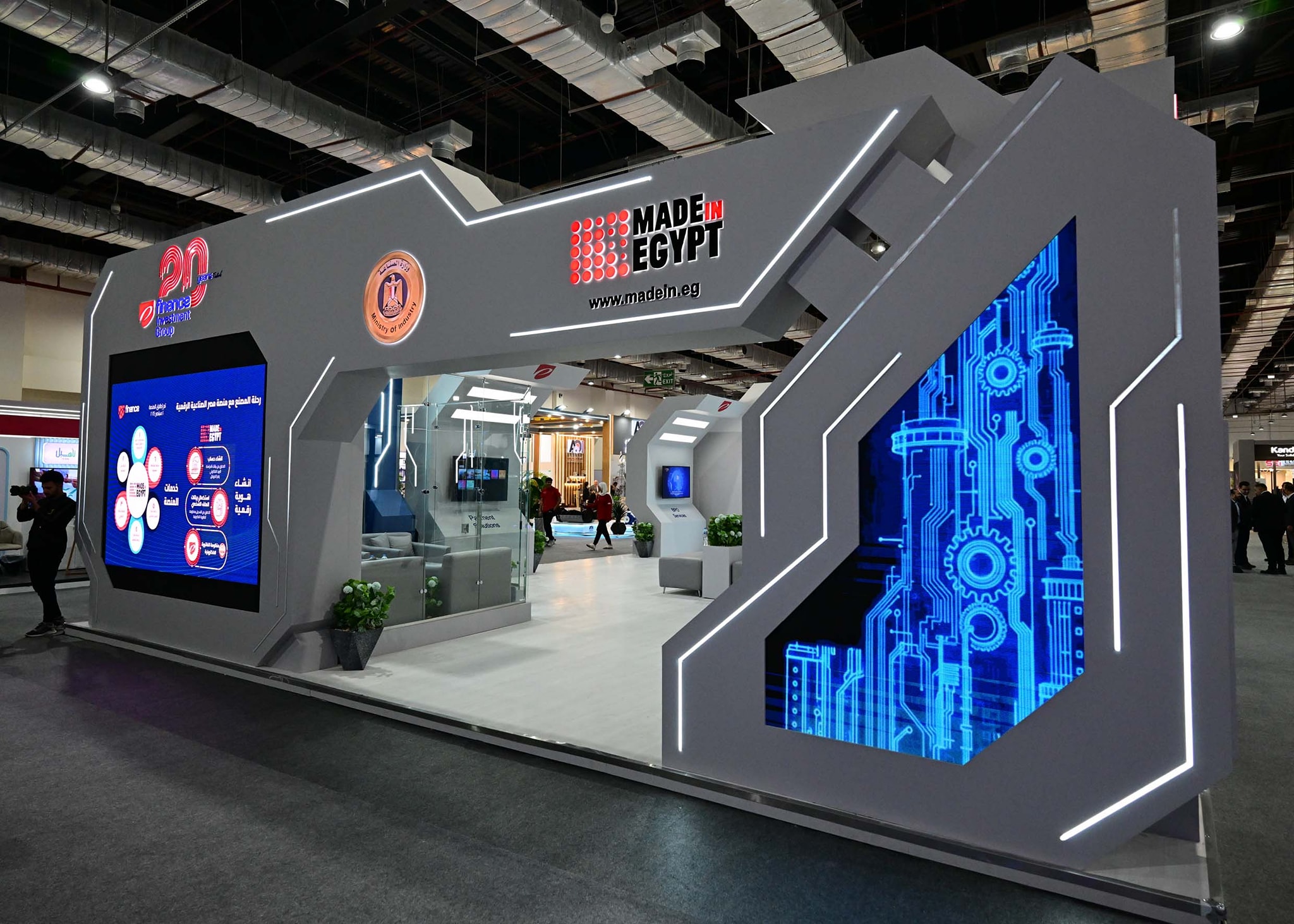 رئيس الوزراء يزور معرض الصناعة MEA Industry