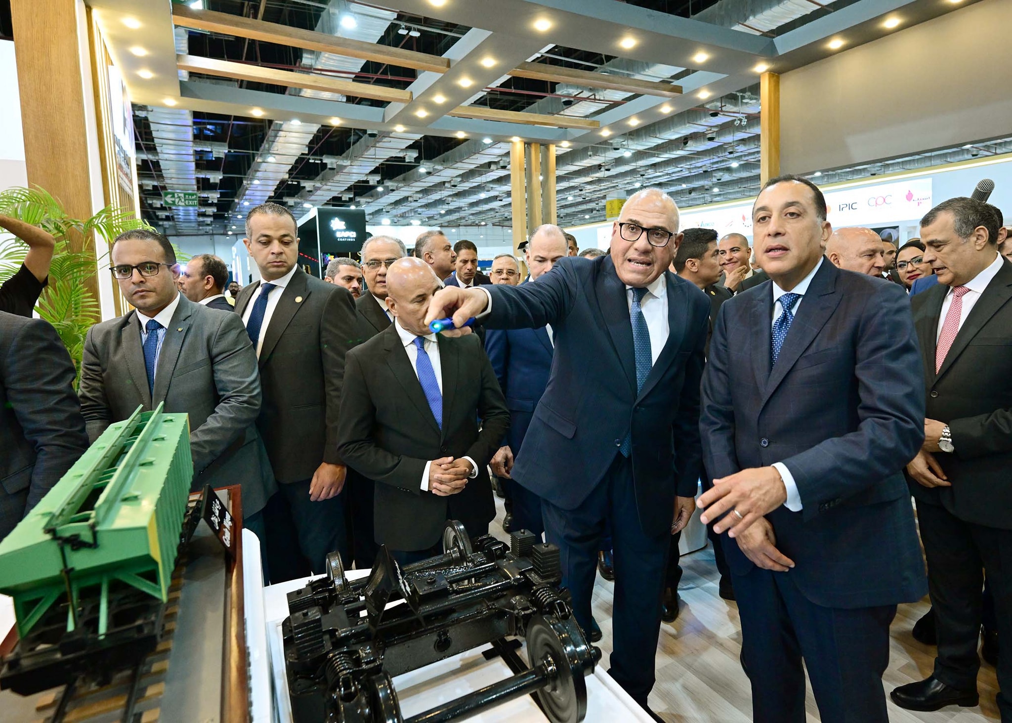 رئيس الوزراء يزور معرض الصناعة MEA Industry