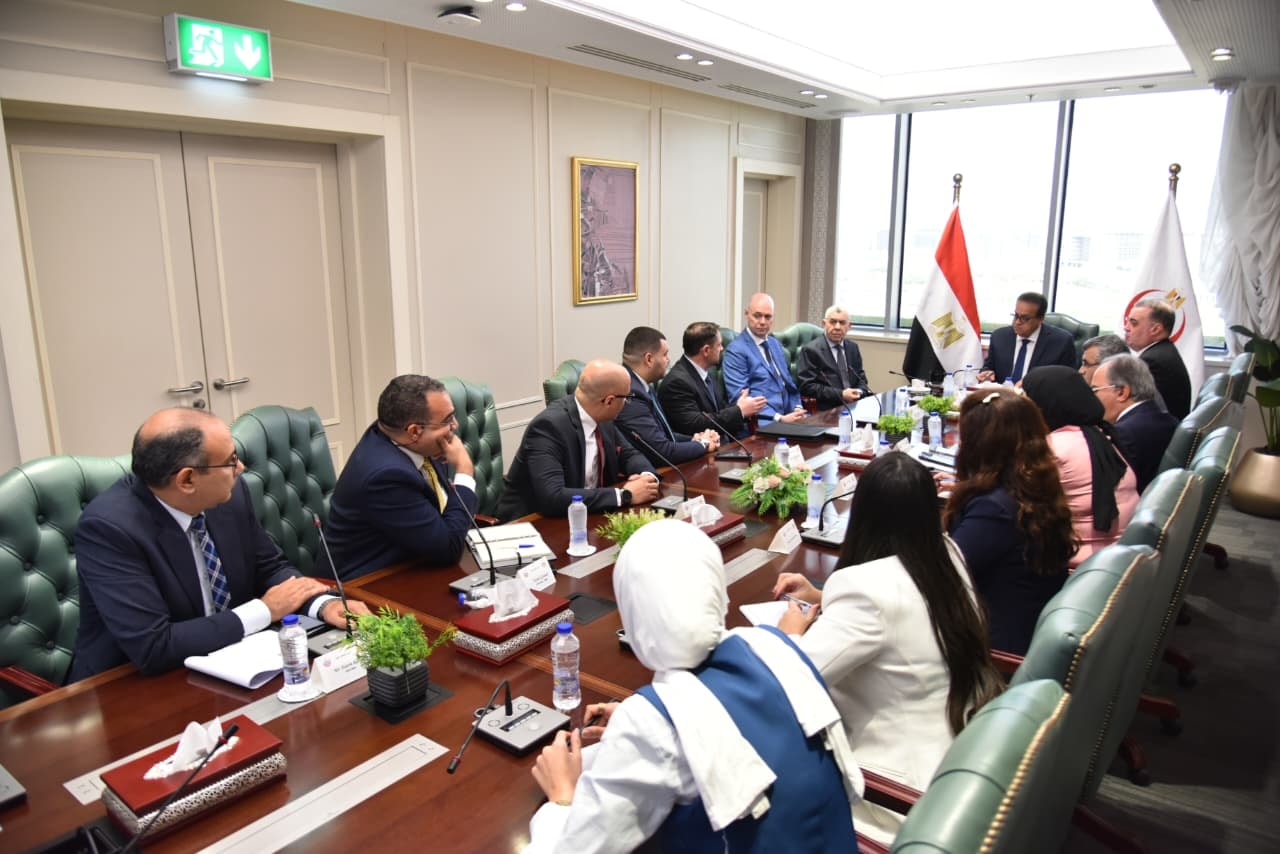 وزير الصحة يجتمع مع ممثلي شركة ميريت