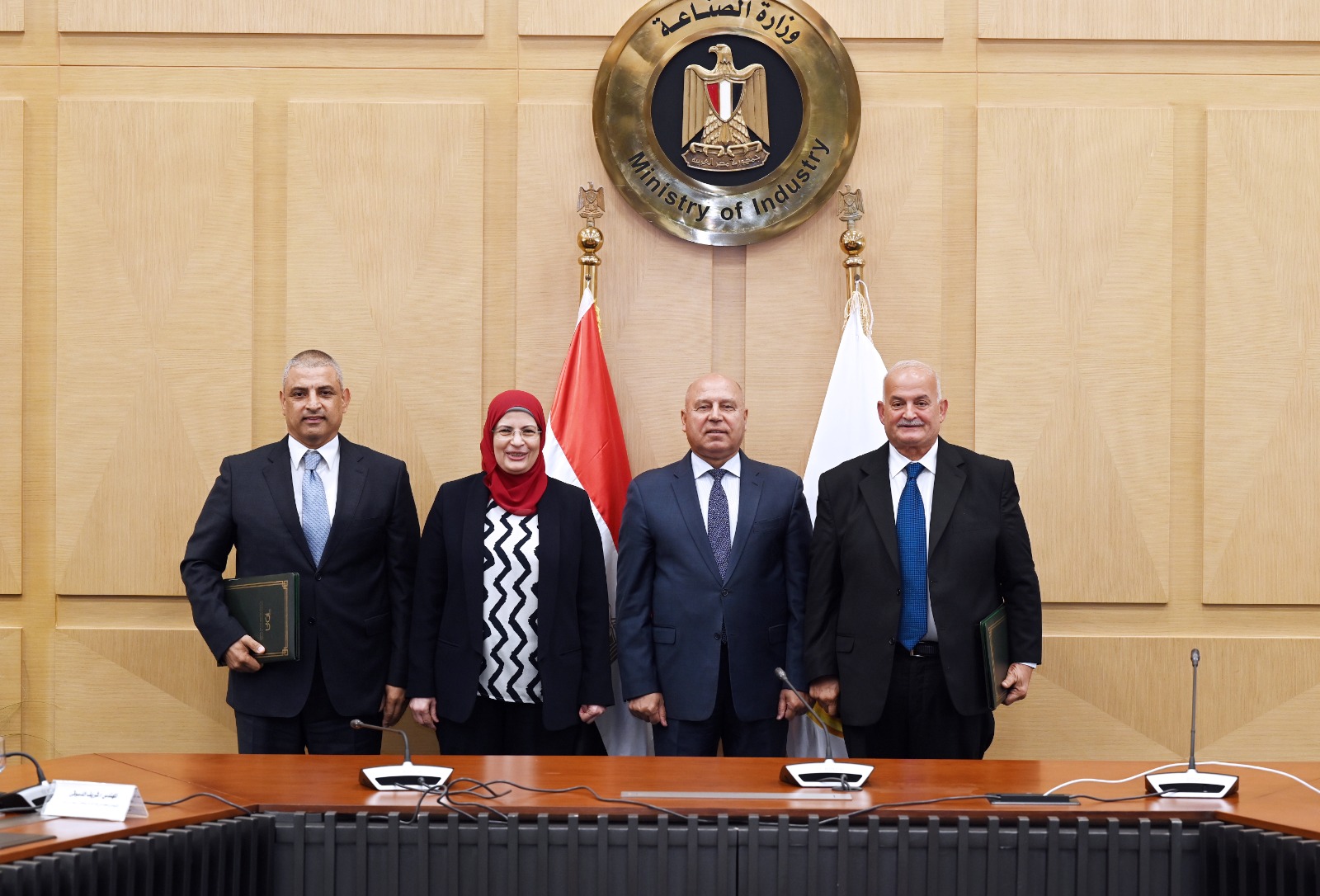 توقيع عقد شراكة بين القاهرة للاستثمار وشركة ليوني مصر