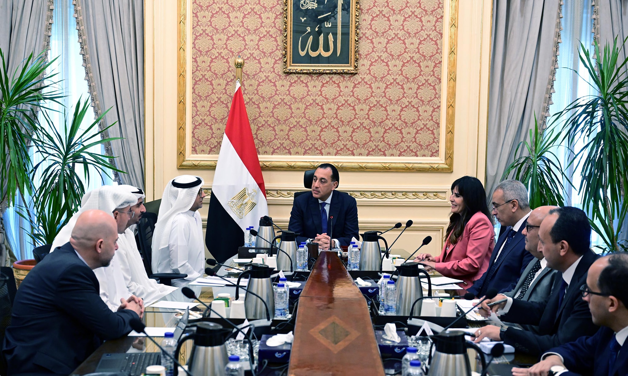 رئيس الوزراء يتابع مستجدات تنفيذ مشروع «رأس الحكمة» بالساحل الشمالي 