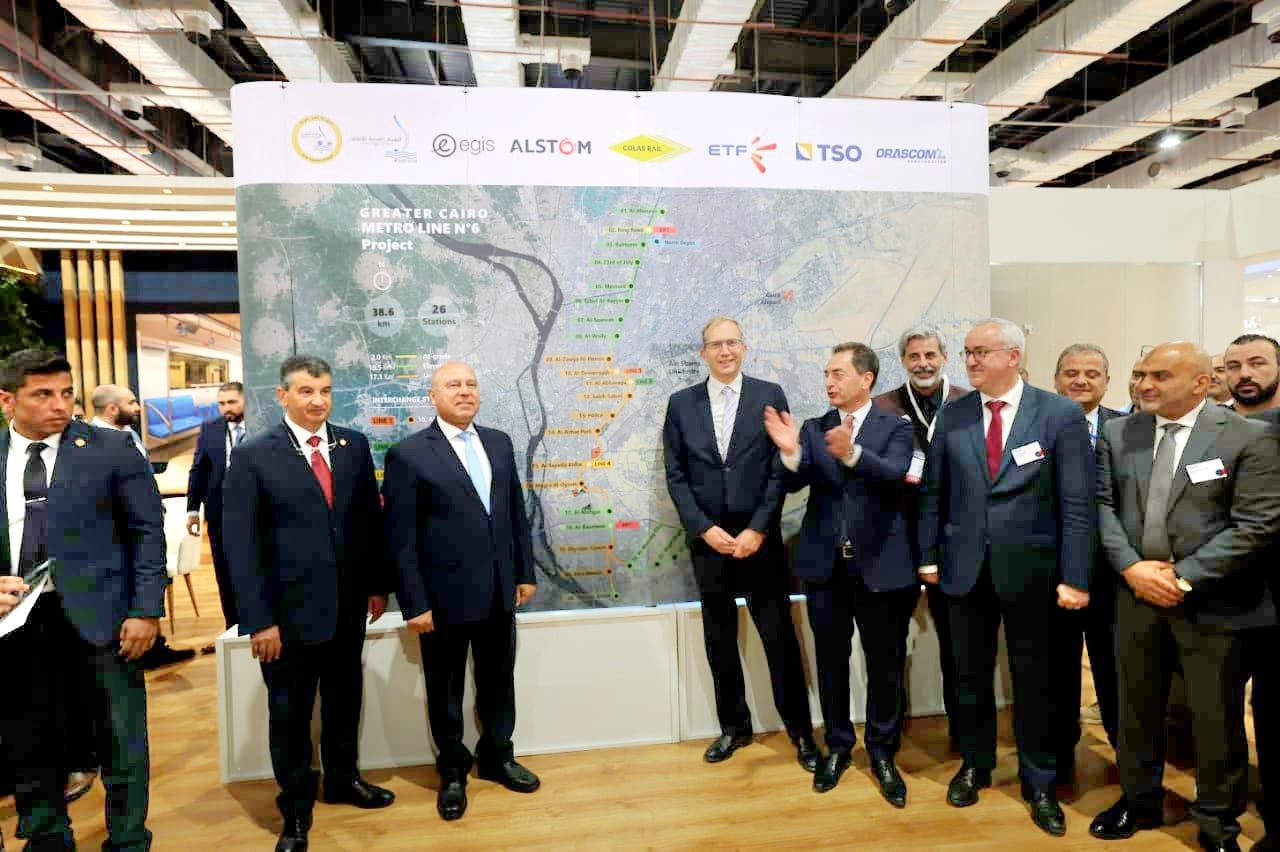 وزير الصناعة يشهد تسليم مسار تنفيذ الخط السادس لمترو أنفاق القاهرة الكبرى 
