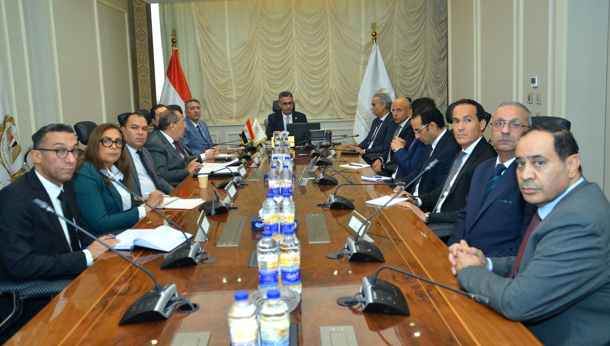 وزير التموين يتابع منظومة توافر السلع الأساسية بالمجمعات الاستهلاكية والسلاسل التجارية