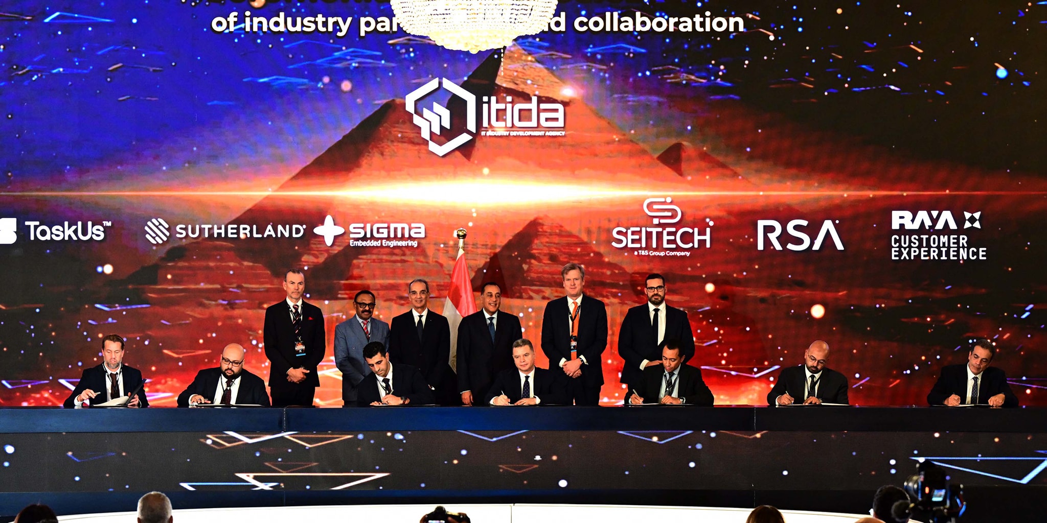 توقيع 55 مذكرة تفاهم بين شركات محلية وعالمية فى مجال صناعة التعهيد