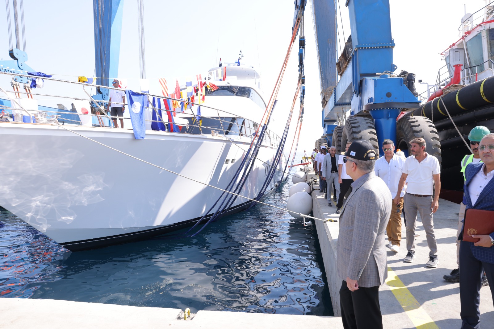 تدشين باكورة إنتاج شركة قناة السويس للقوارب الحديثة